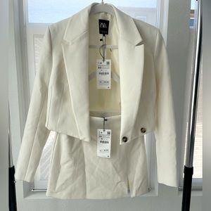 ZARA crop blazer & mini skirt with slit XS off white color